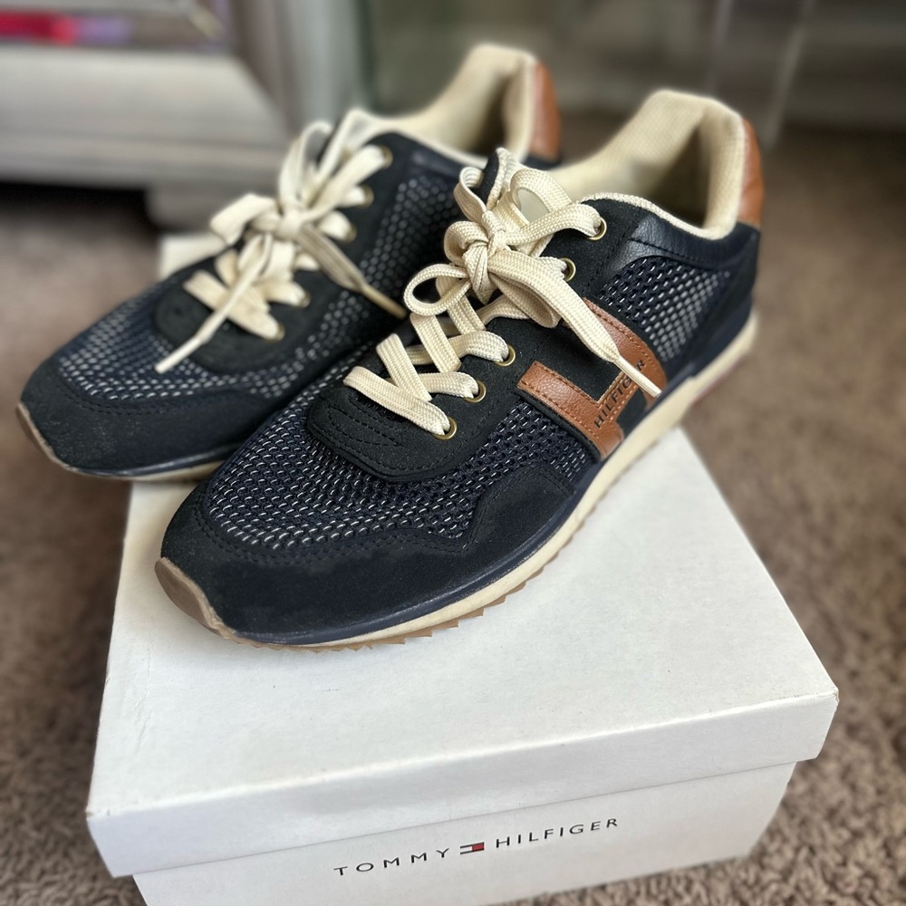 Tommy Hilfiger shoes - Picture 3 of 6